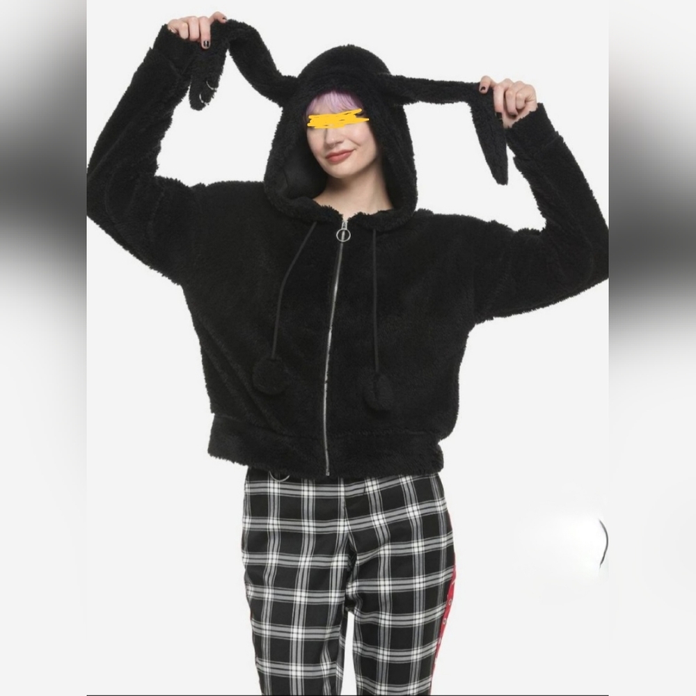 Hot topic fuzzy bunny pom pom hoodie pierced